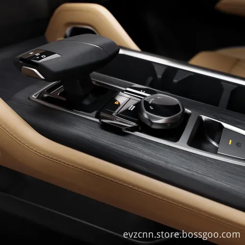 Changan Lantuo 2023 Новый дизельный бензин забирает 6 Руководство по шестерним 5 мест 4WD MAX 163 лошадиных сил